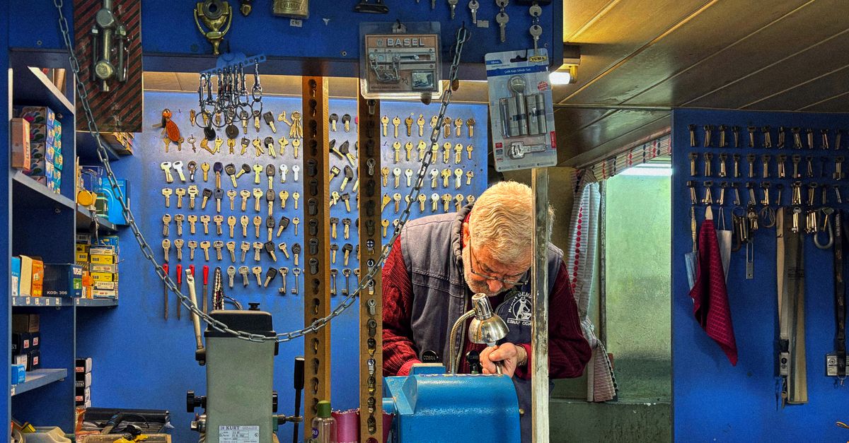 Who Is the Cheapest Locksmith? Reading a Quote Before You Book — Bay Ridge Locksmiths